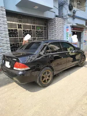 Mitsubishi Lancer GLS 2004