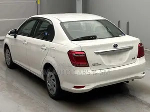 Toyota Axio Hybrid EX White 2021