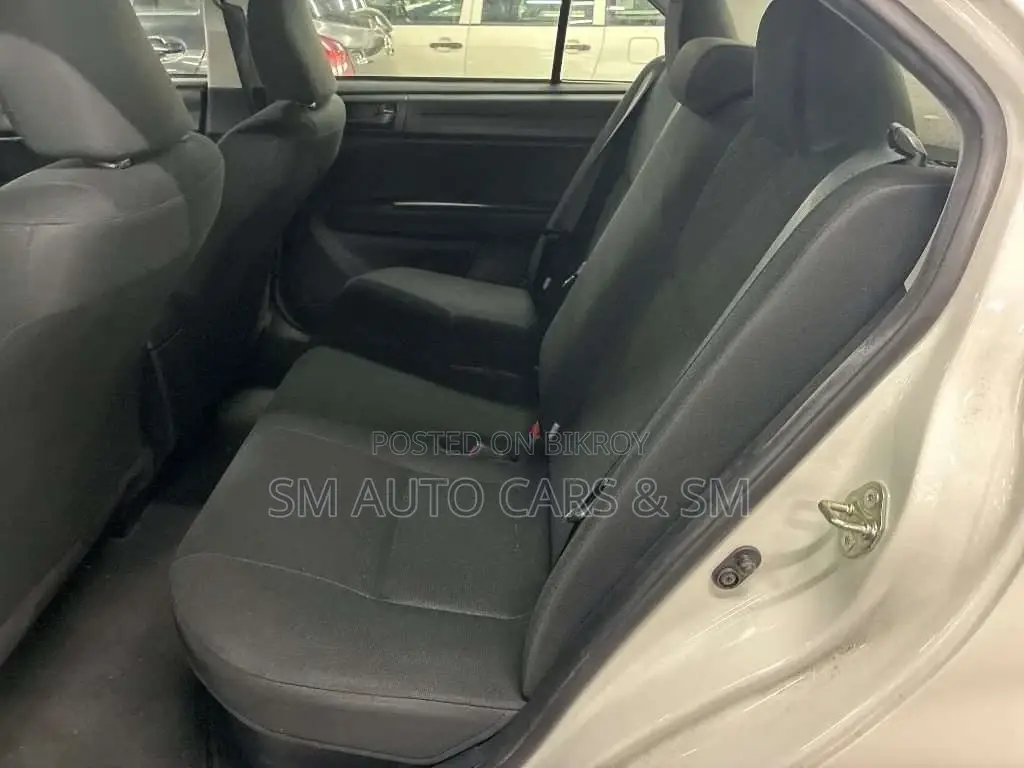 Toyota Axio Hybrid EX White 2021