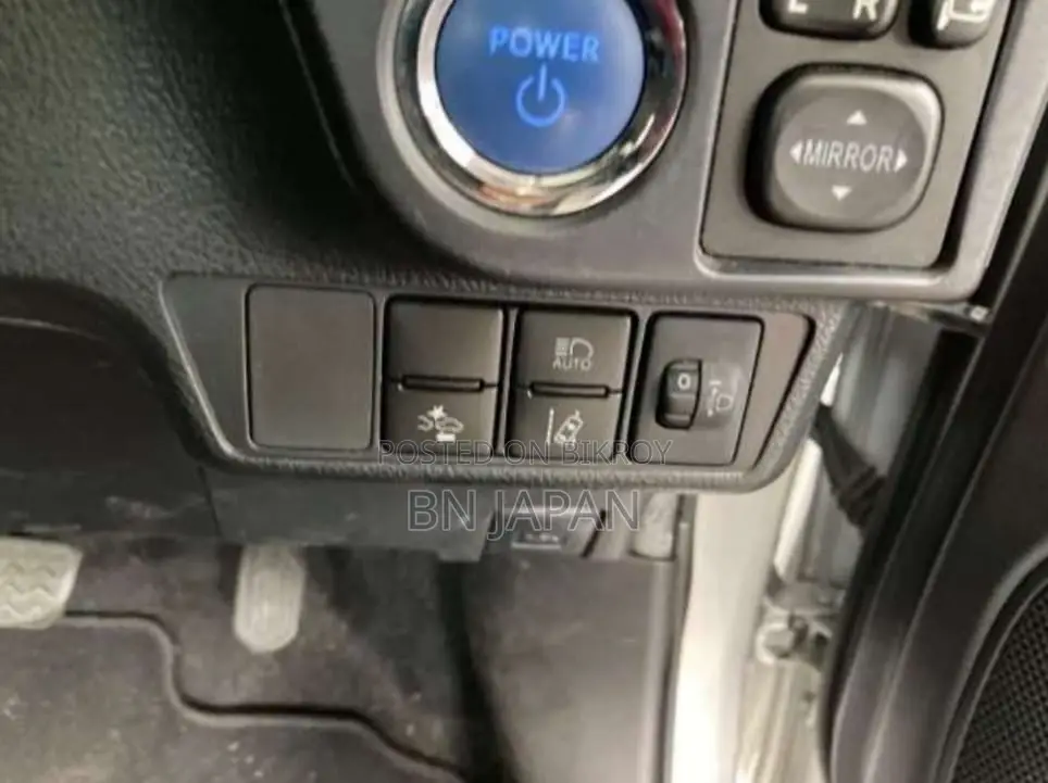 Toyota Axio EX Silver Hybrid 2020