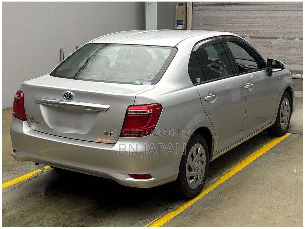Toyota Axio EX Silver Hybrid 2020