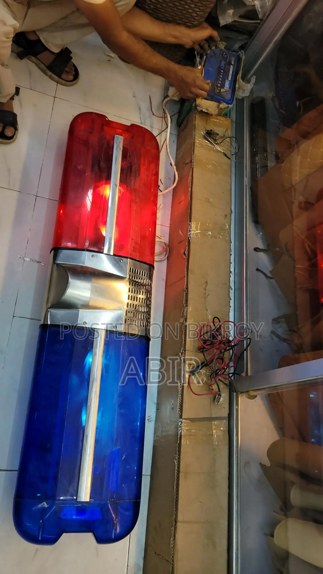 Emergency Vehicle Roof-mounted Light Bar