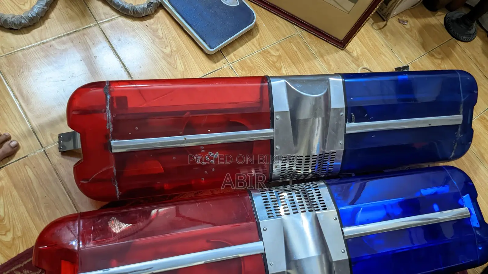 Emergency Vehicle Roof-mounted Light Bar