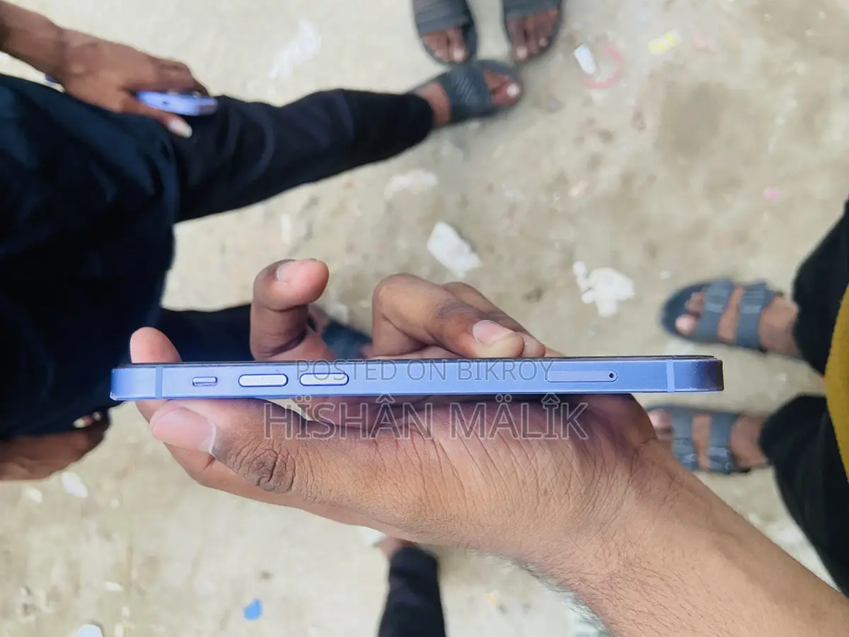 অ্যাপল আইফোন ১২ (ব্যবহৃত)