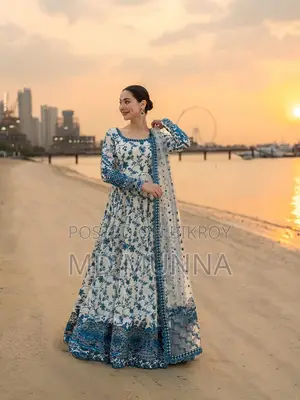 Hania Amir 2 Pis