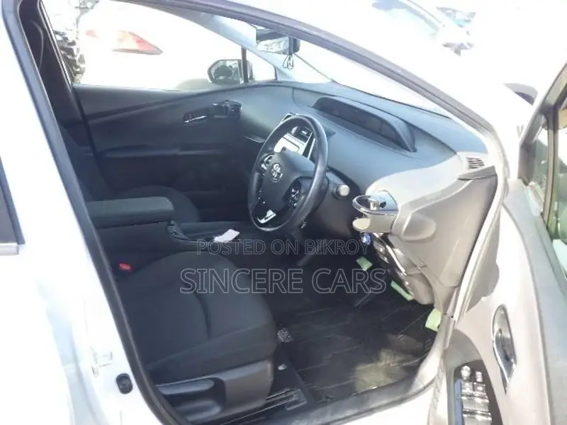 Toyota Prius S SAFETY PLUS 2021