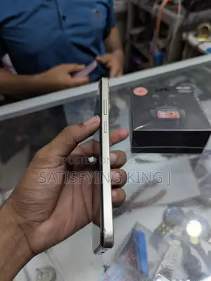 রিয়েলমি সি৬১ ৮/২৫৬ (ব্যবহৃত)