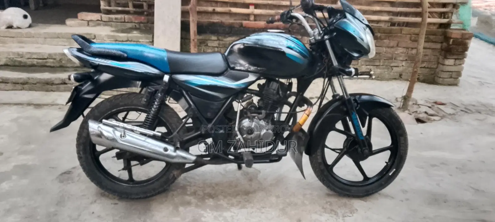 Bajaj Discover 100 .01923580424 2015