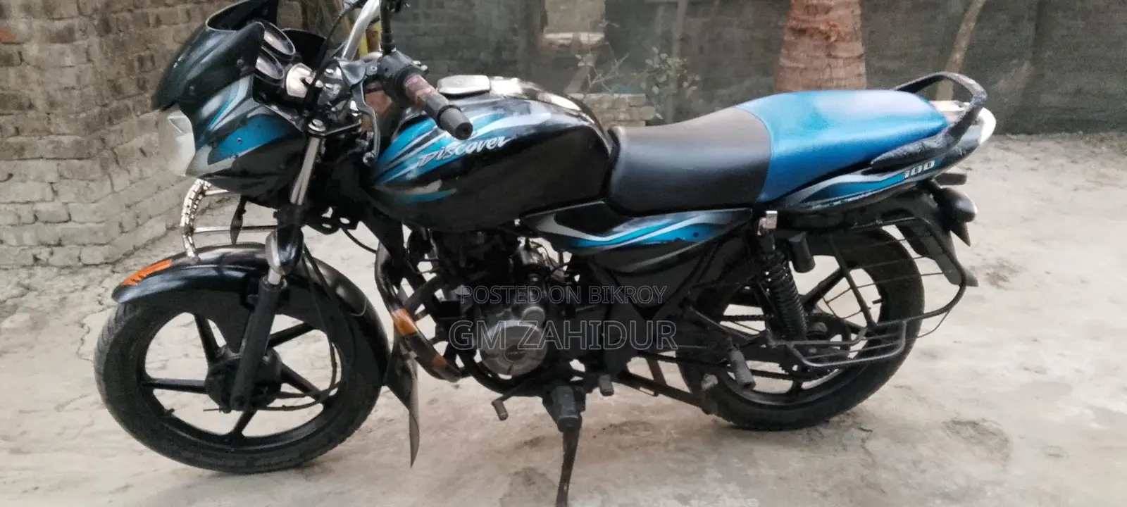 Bajaj Discover 100 .01923580424 2015
