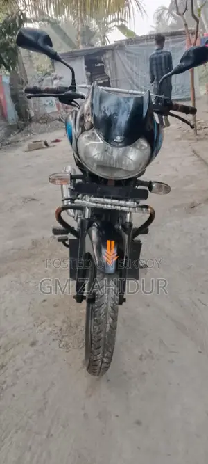 Bajaj Discover 100 .01923580424 2015
