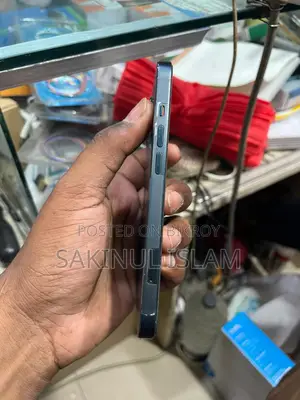 Apple iPhone 13 (Used)