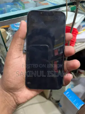 Apple iPhone 13 (Used)