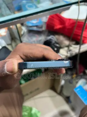 Apple iPhone 13 (Used)