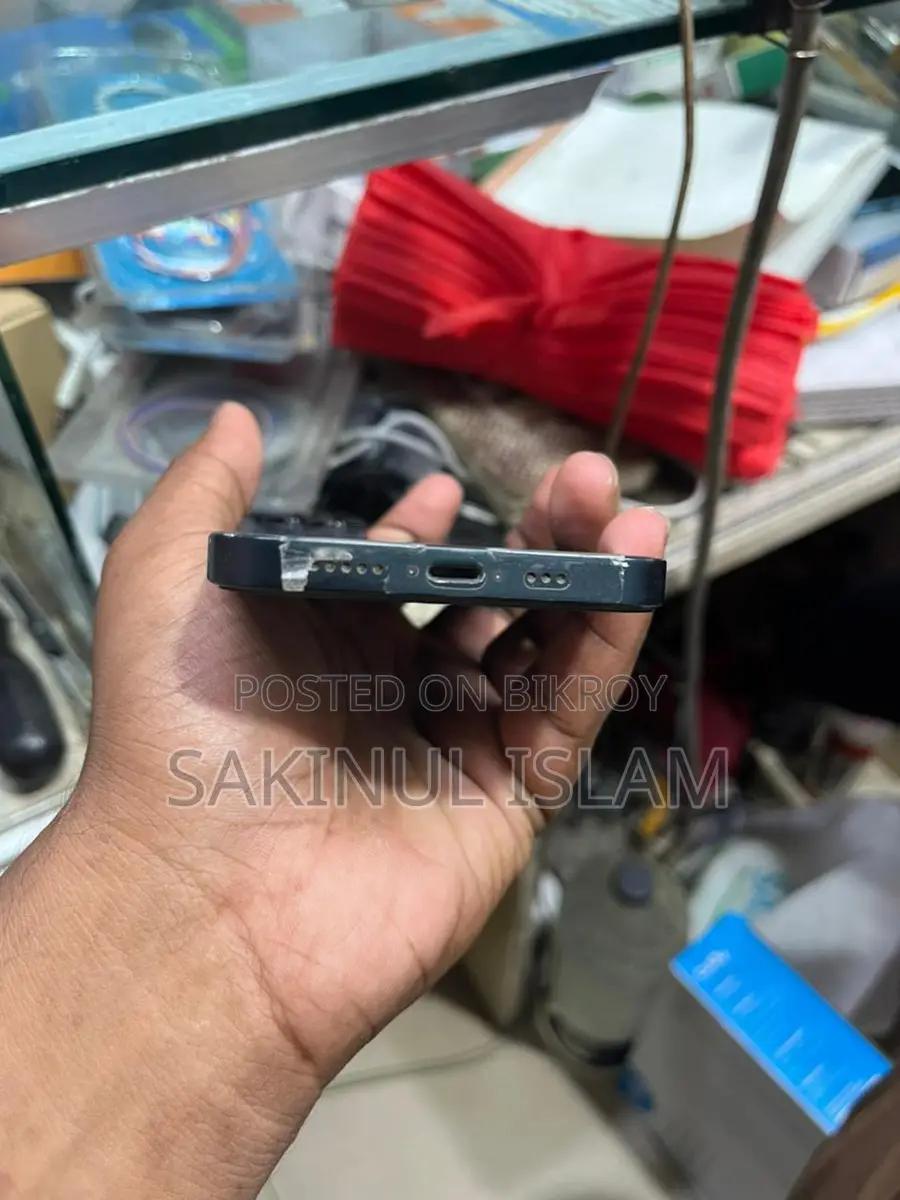 Apple iPhone 13 (Used)