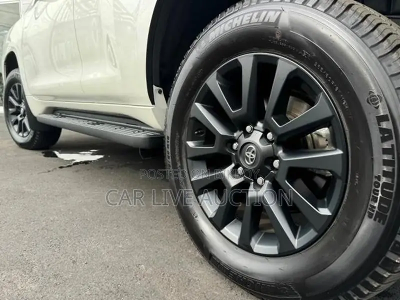 Toyota Land Cruiser Prado 2021