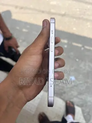 Apple iPhone 13 (Used)