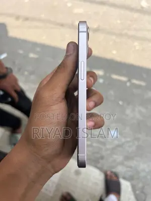 Apple iPhone 13 (Used)