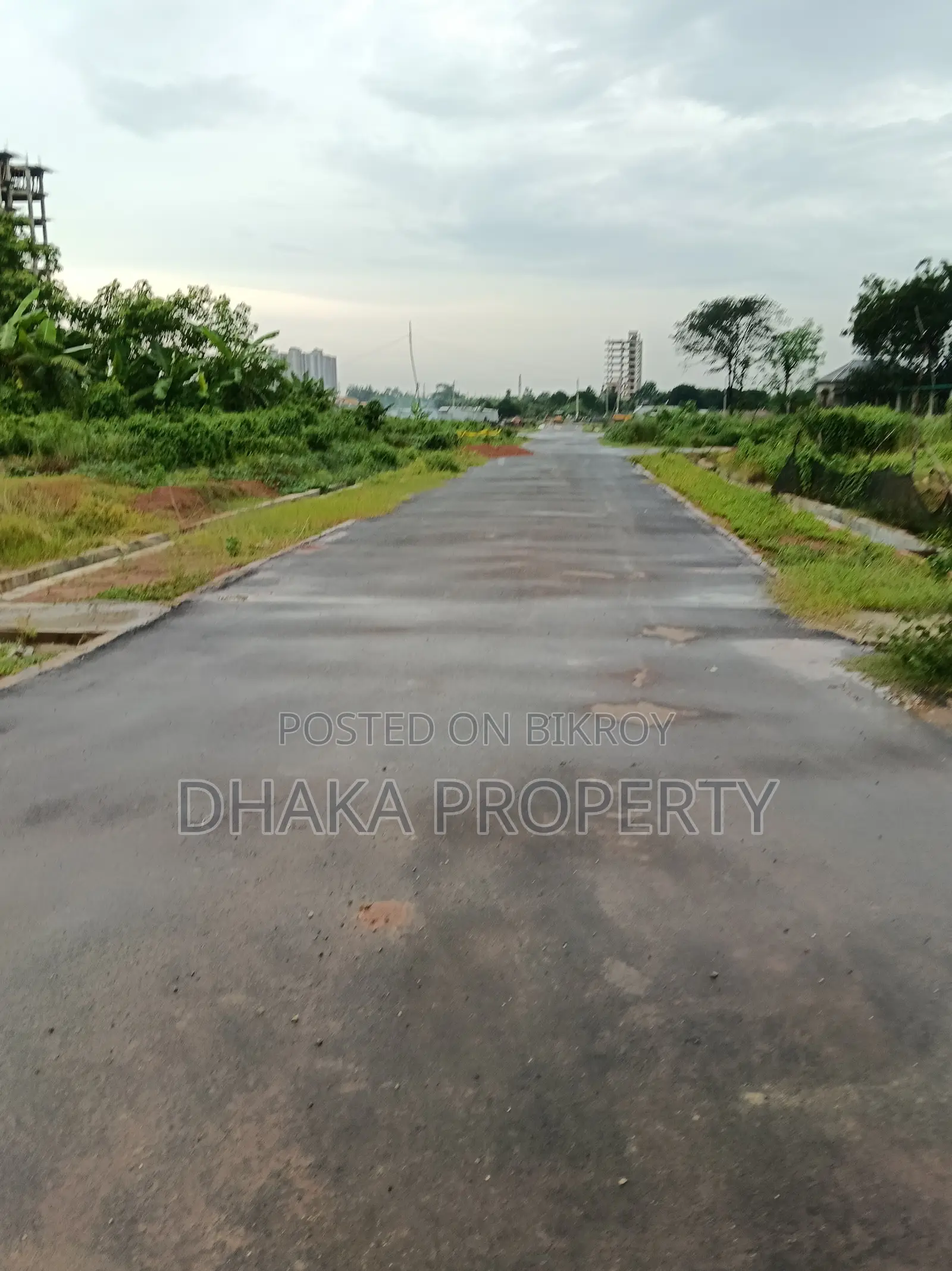 Nearby 300ft 5 Katha North at Sector- 13