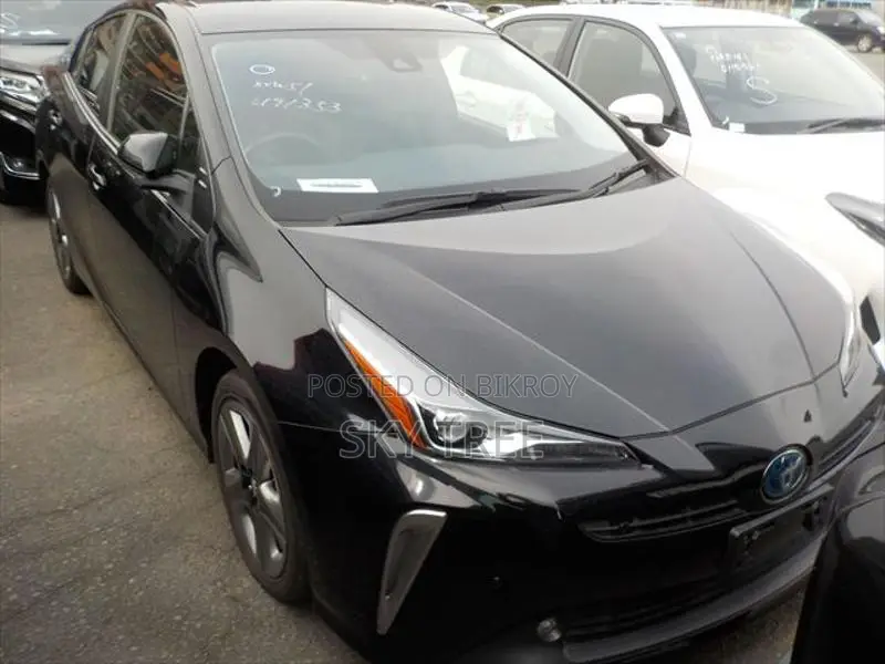 Toyota Prius S Touring Selection 2021