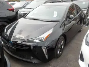 Toyota Prius S Touring Selection 2021