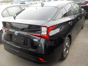Toyota Prius S Touring Selection 2021