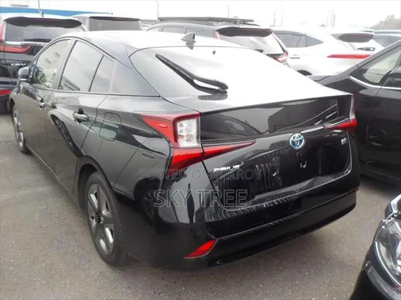 Toyota Prius S Touring Selection 2021