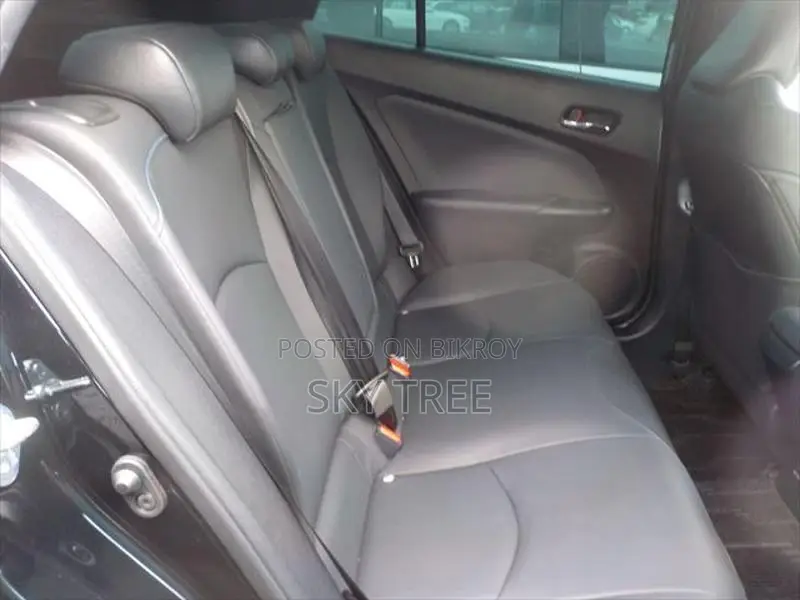 Toyota Prius S Touring Selection 2021