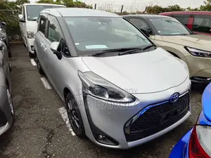 Toyota Sienta G CUERO 2021