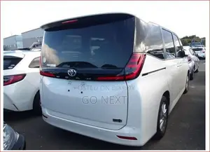 Toyota Noah G Hybrid 2022