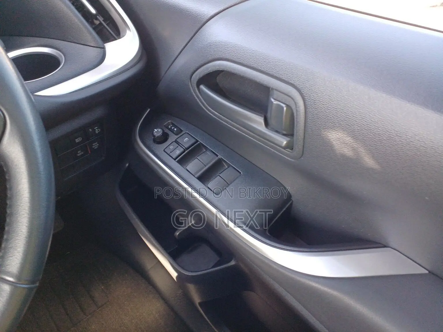 Toyota Noah G Hybrid 2022