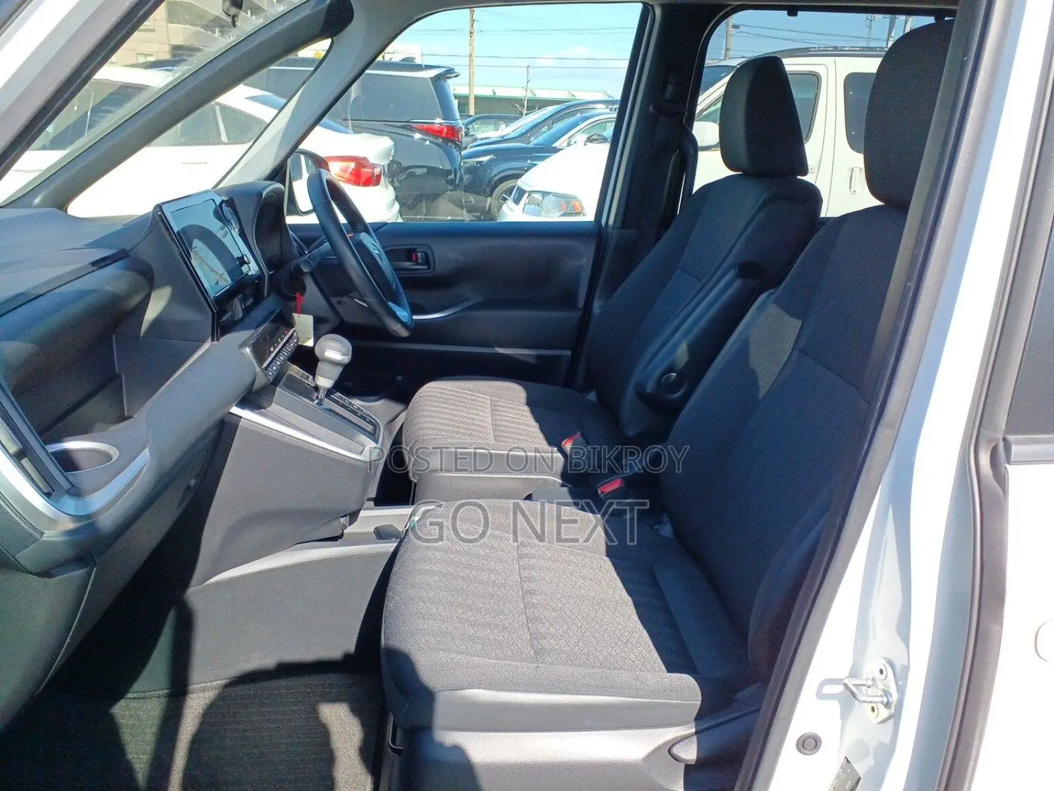 Toyota Noah G Hybrid 2022