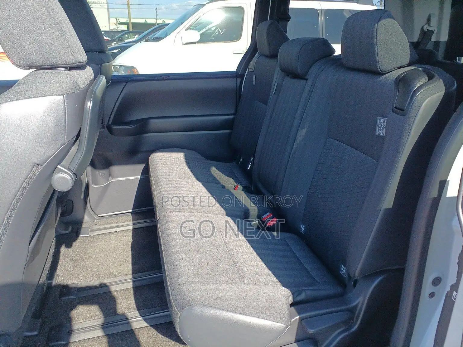 Toyota Noah G Hybrid 2022