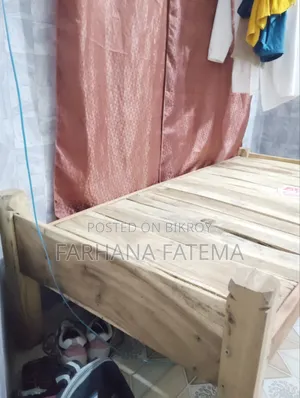 কাঠের স্টুডেন্ট বেড