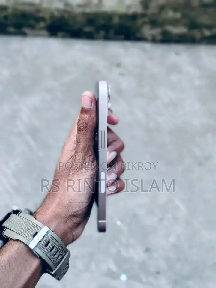 Apple iPhone 13 (Used)