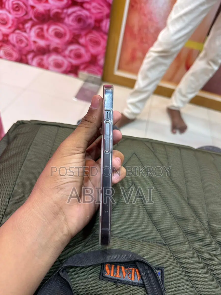 Apple iPhone 15 (Used)