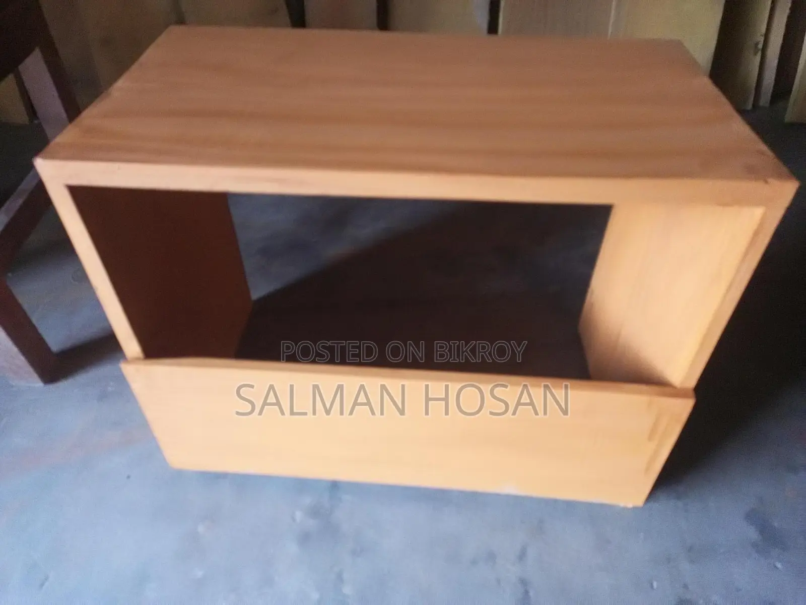 IPS Storage Stand