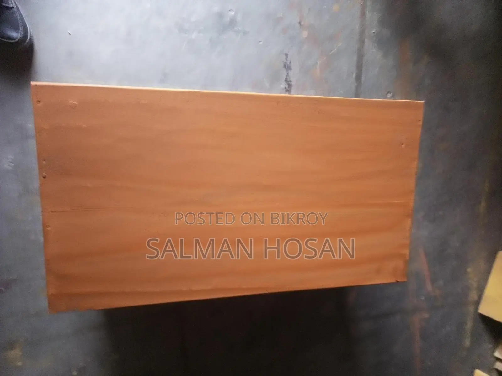 IPS Storage Stand
