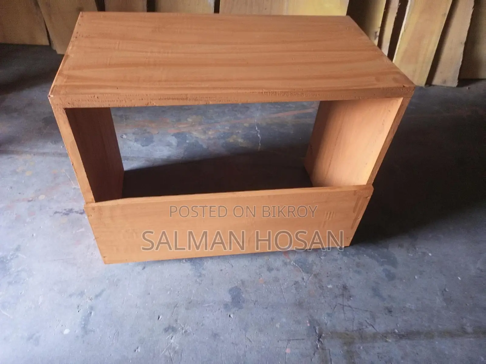 IPS Storage Stand