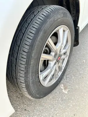 Toyota Sienta 1.5 FWD 2020 Pearl