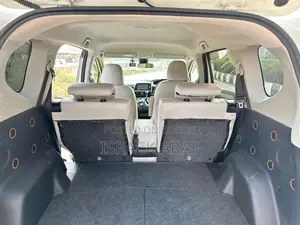 Toyota Sienta 1.5 FWD 2020 Pearl