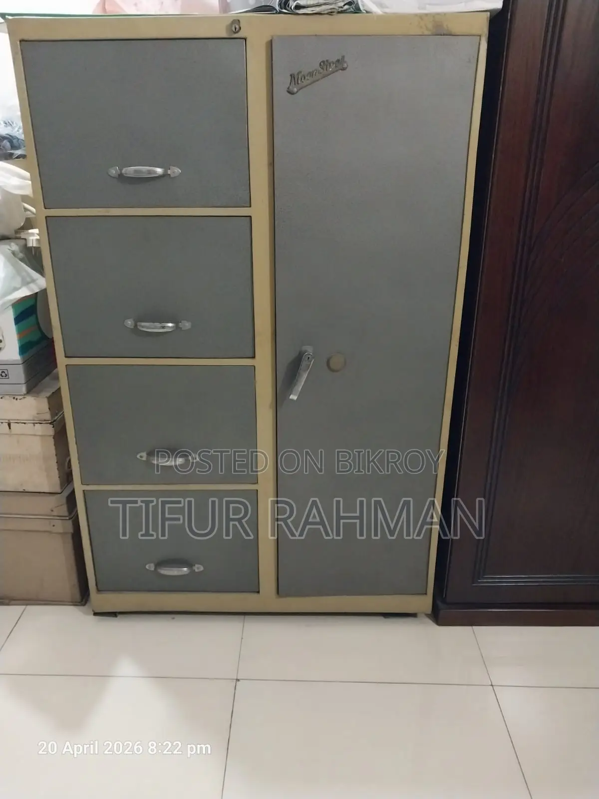 ডাবল স্টিল ক্যাবিনেট ৪ ড্রয়ার, একটি লকার