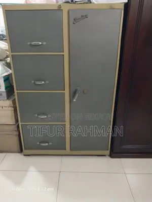 ডাবল স্টিল ক্যাবিনেট ৪ ড্রয়ার, একটি লকার