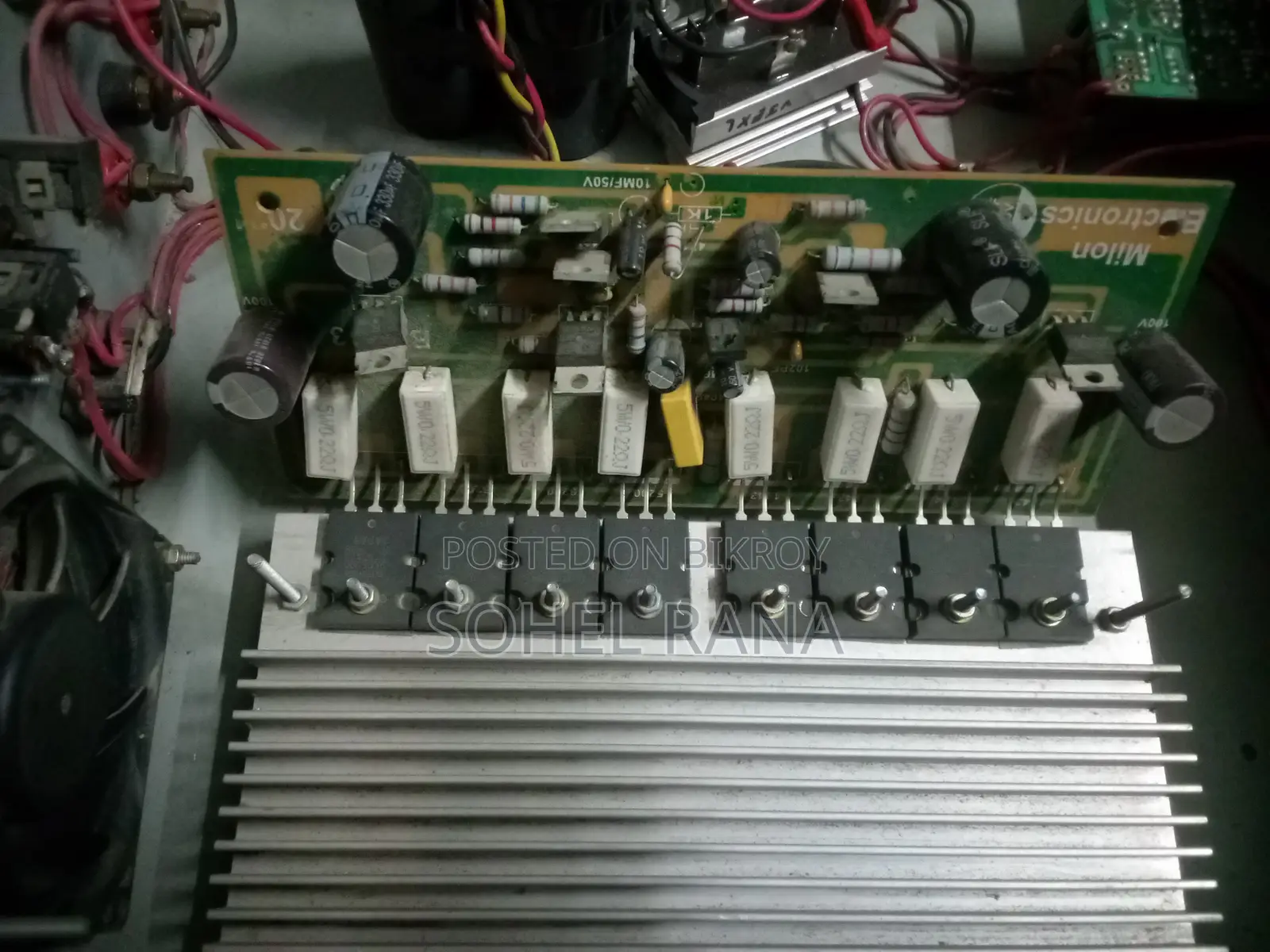 200 Watt Stereo Amplifier