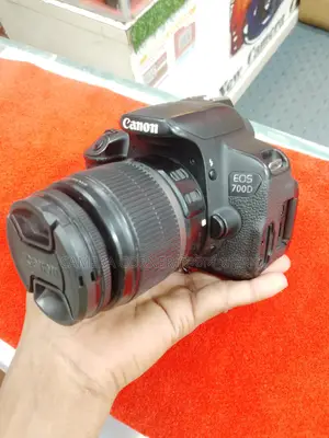 Canon 700D & 18-55mm IS lens
