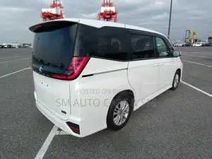 Toyota Noah Hybrid S-G Pearl 2022