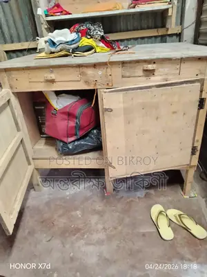 দুইটি রেক একটি টেবিল বিক্রি হবে