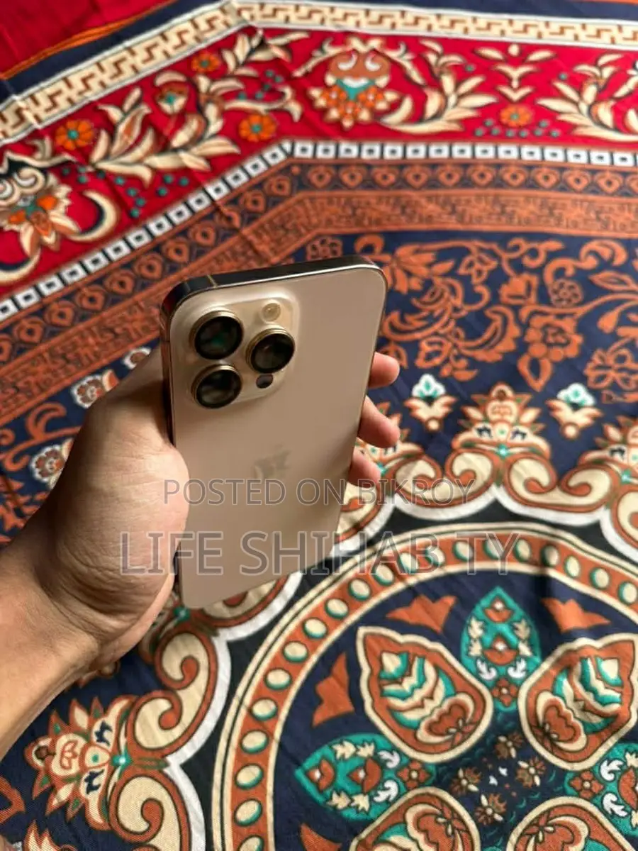Apple iPhone 16 Pro Max Gold (Used)