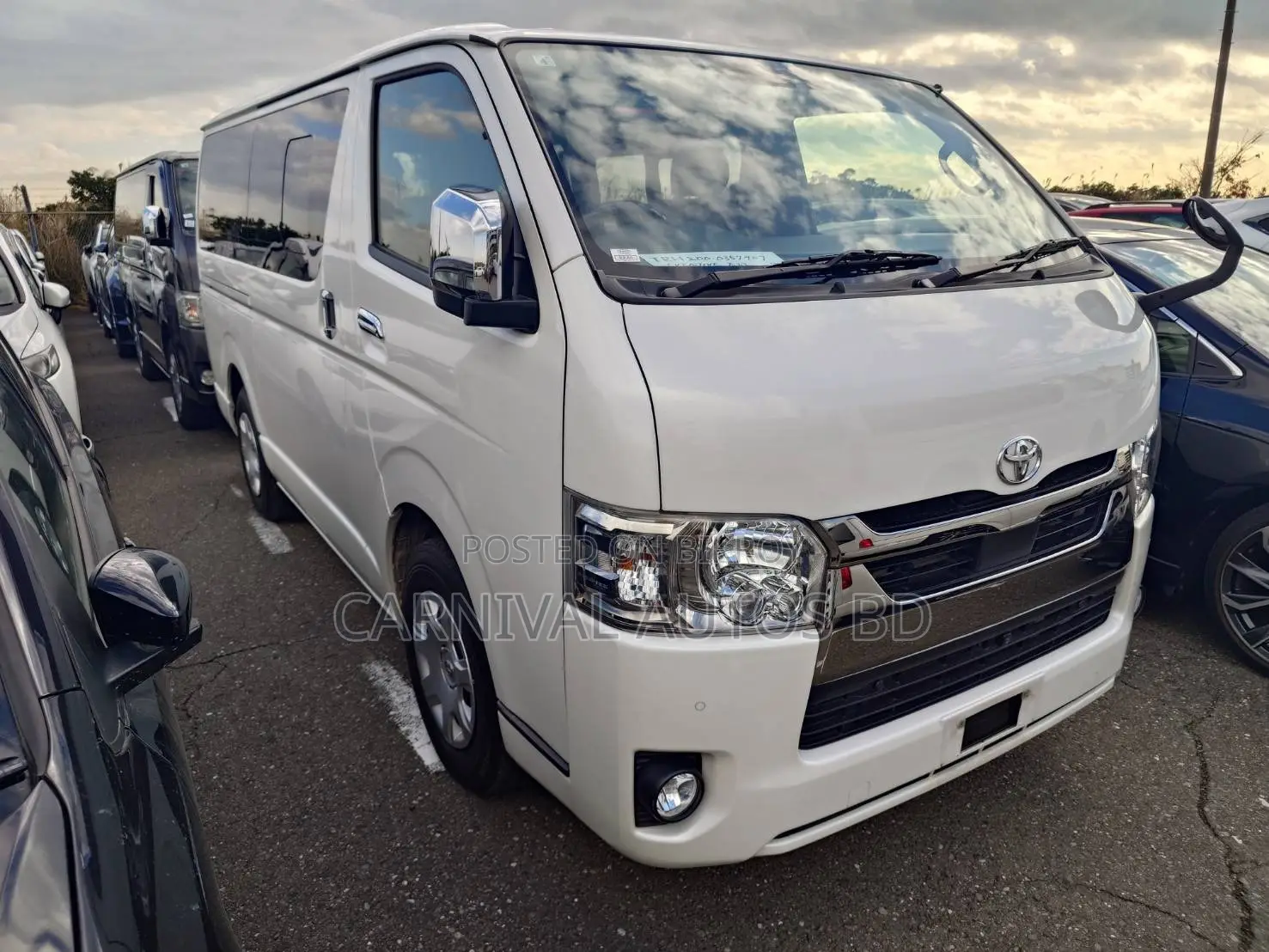 Toyota Hiace SUPER GL DARK PRIME 2022