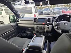 Toyota Hiace SUPER GL DARK PRIME 2022