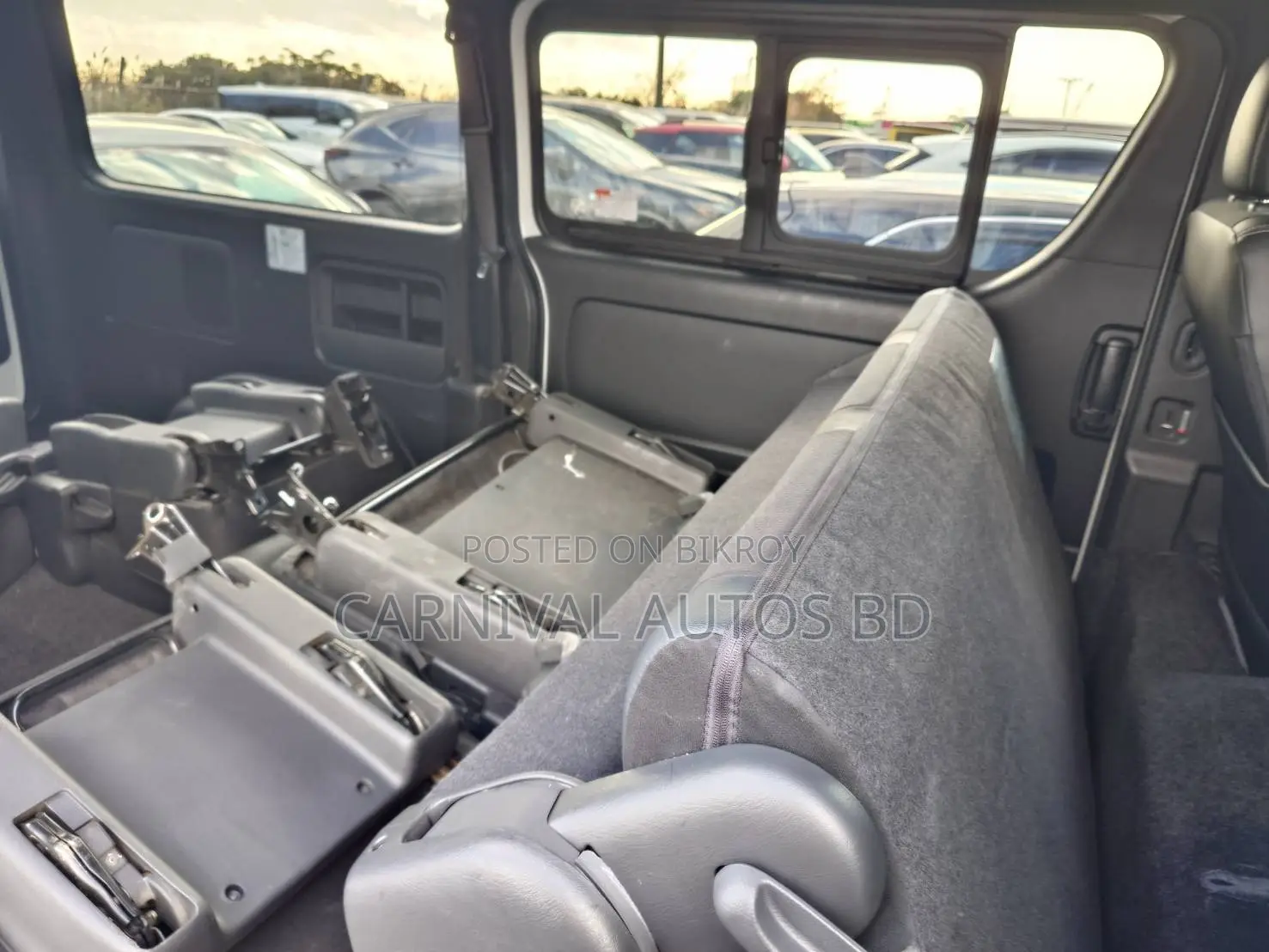 Toyota Hiace SUPER GL DARK PRIME 2022